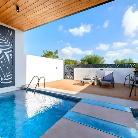 Canes Private Pool *